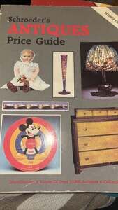 Schroeder's Antiques Price Guide 7th Edition 1989 Collector Books